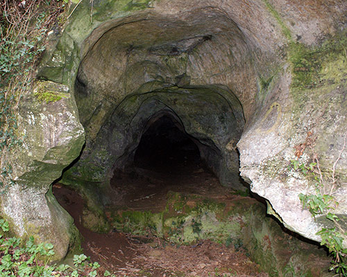 entrada a la cueva