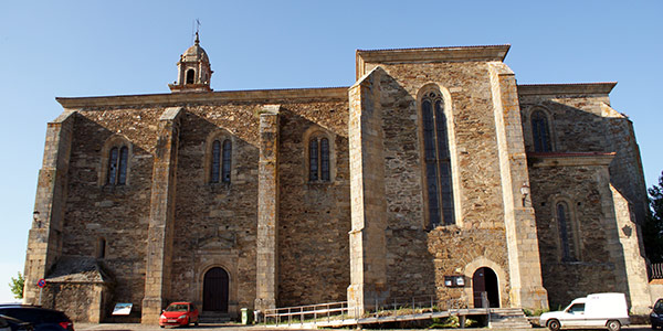 Iglesia monacal de San Vicente do Pino